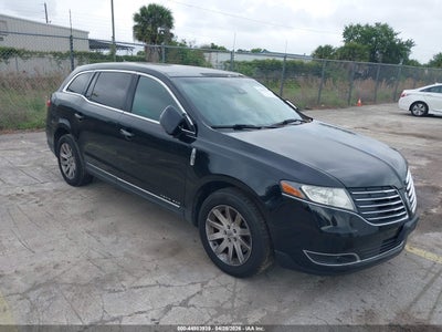 LINCOLN MKT 2017