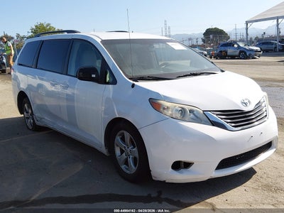 TOYOTA SIENNA 2011