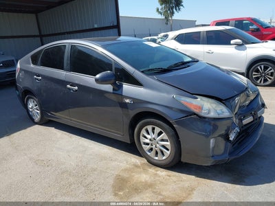 TOYOTA PRIUS PLUG-IN 2013