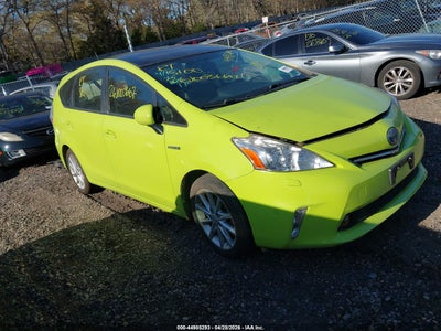 TOYOTA PRIUS V 2014