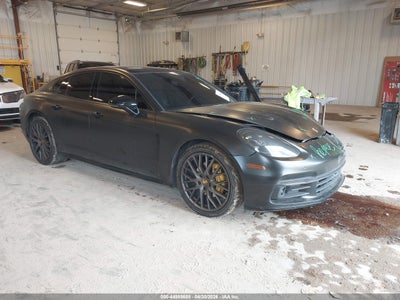 PORSCHE PANAMERA 2017