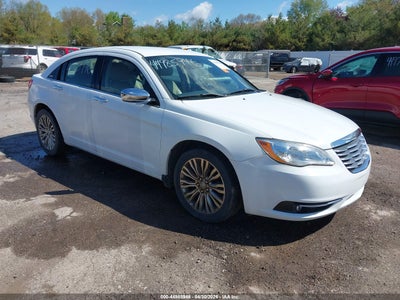 CHRYSLER 200 2011
