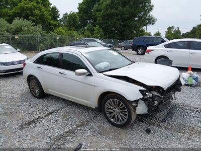 CHRYSLER 200 2011