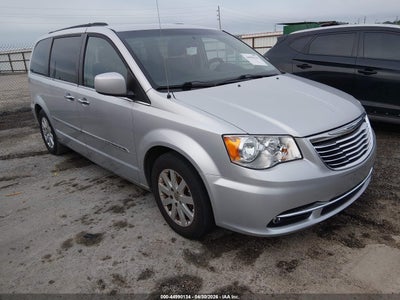 CHRYSLER TOWN & COUNTRY 2011