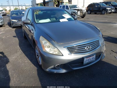 INFINITI G37 2011