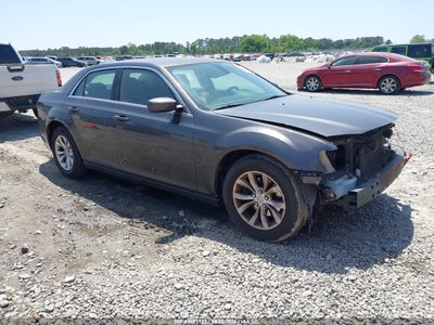 CHRYSLER 300 2015