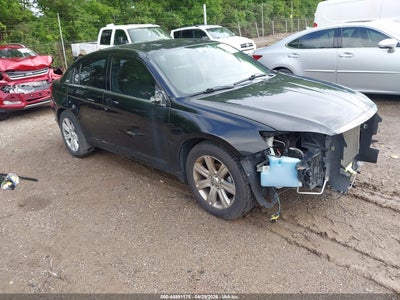 CHRYSLER 200 2013