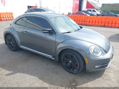 VOLKSWAGEN BEETLE 2012