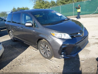 TOYOTA SIENNA 2020