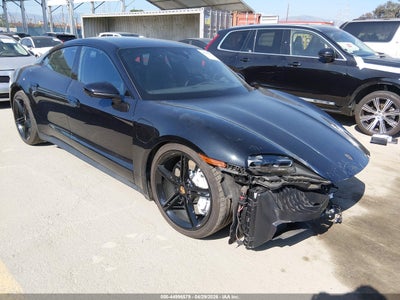 PORSCHE TAYCAN 2024