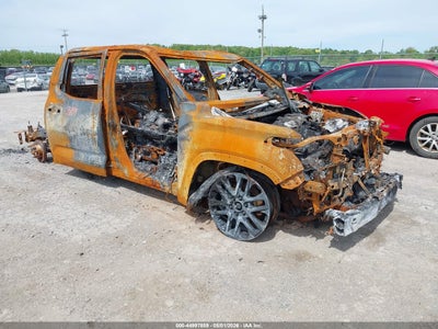 TOYOTA TUNDRA 2024
