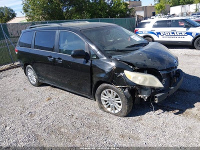 TOYOTA SIENNA 2013
