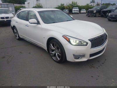 INFINITI Q70L 2015