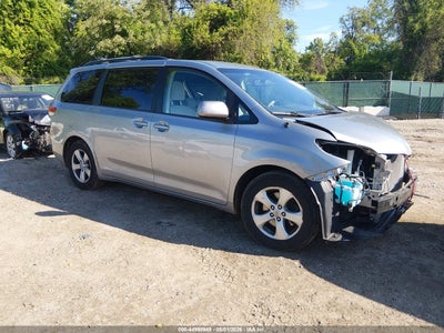 TOYOTA SIENNA 2013