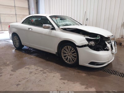 CHRYSLER 200 2013