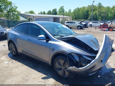 TESLA MODEL Y 2026