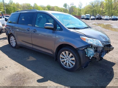TOYOTA SIENNA 2017