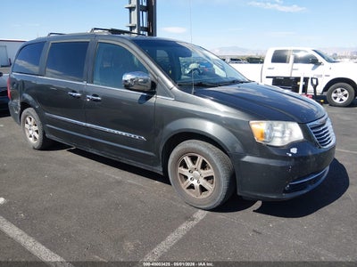 CHRYSLER TOWN & COUNTRY 2012