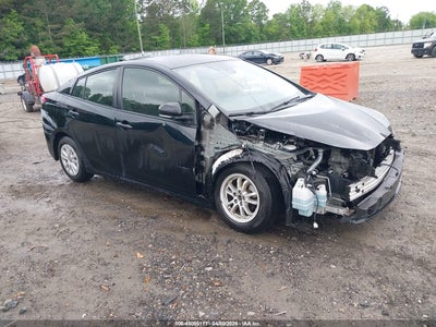 TOYOTA PRIUS 2021