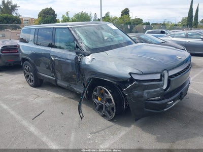 RIVIAN R1S 2023