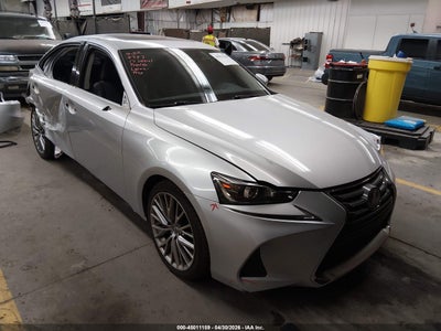 LEXUS IS 200T 2017