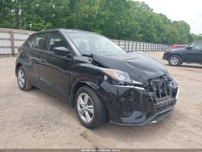NISSAN KICKS PLAY 2025
