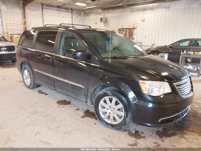 CHRYSLER TOWN & COUNTRY 2013