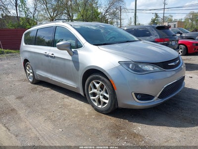 CHRYSLER PACIFICA 2017
