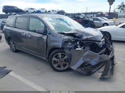 TOYOTA SIENNA 2018