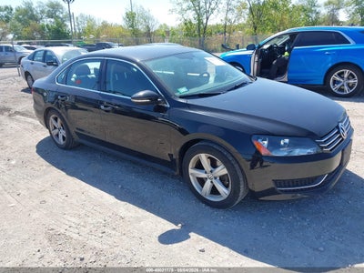 VOLKSWAGEN PASSAT 2012