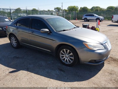 CHRYSLER 200 2013