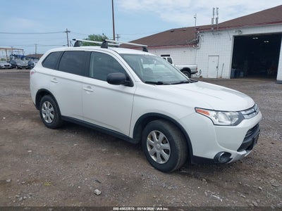 MITSUBISHI OUTLANDER 2015