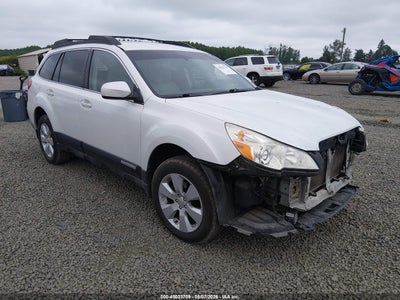 SUBARU OUTBACK 2011