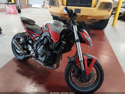 SUZUKI GSX800 2024