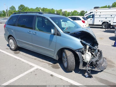 TOYOTA SIENNA 2009