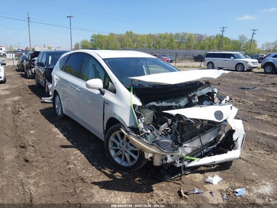 TOYOTA PRIUS V 2012