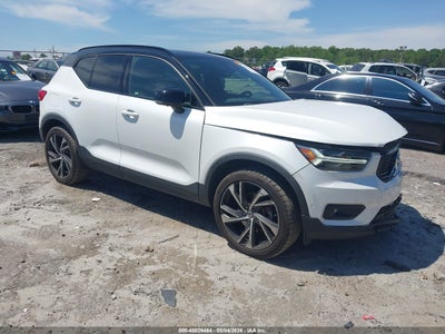 VOLVO XC40 2019
