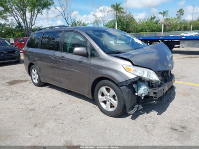 TOYOTA SIENNA 2015