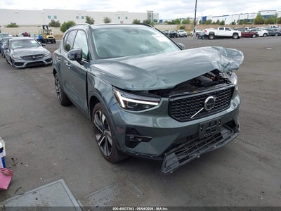 VOLVO XC40 2026