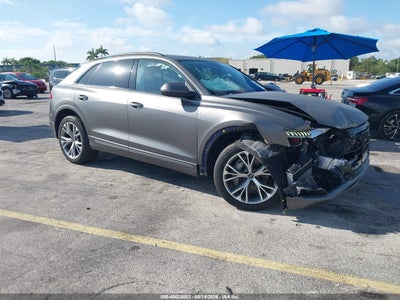 AUDI Q8 2021
