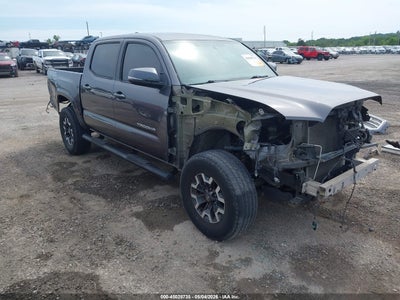 TOYOTA TACOMA 2017