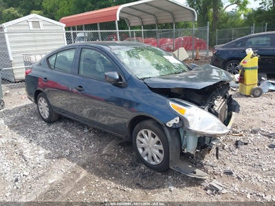 NISSAN VERSA 2017