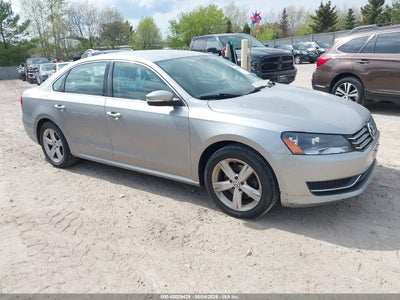 VOLKSWAGEN PASSAT 2013
