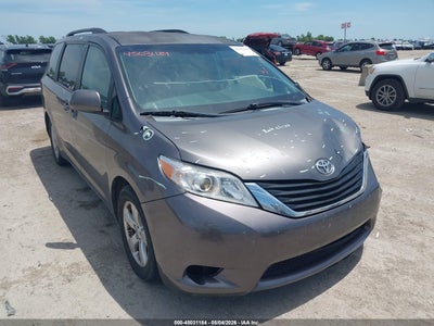 TOYOTA SIENNA 2013