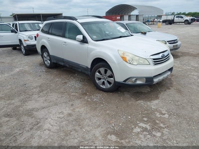 SUBARU OUTBACK 2011