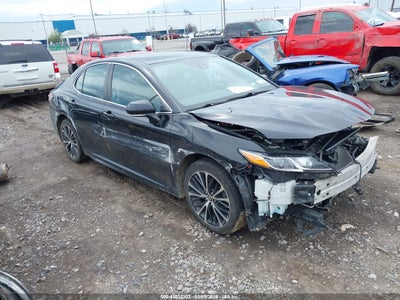 TOYOTA CAMRY 2020