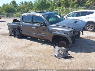 TOYOTA TACOMA 2017