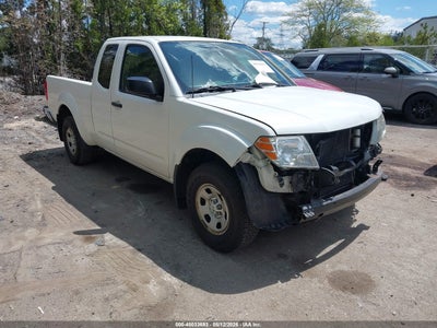 NISSAN FRONTIER 2015