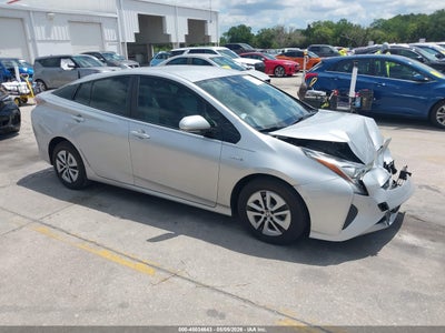 TOYOTA PRIUS 2017