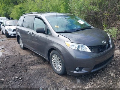 TOYOTA SIENNA 2014
